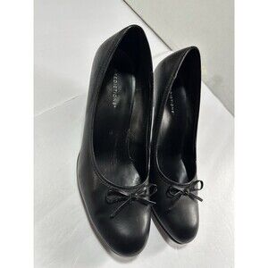 Classic black kitten heels by Predictions Size 8 W